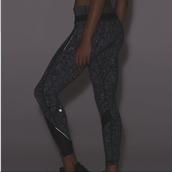 Lululemon Inspire Tight II Leggings
Power Luxtreme Suited Jacquard Black White - Picture 5 of 14